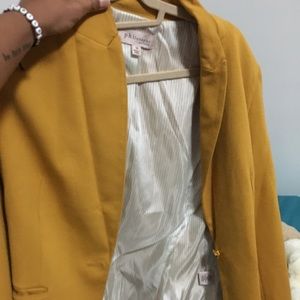 Yellow blazer